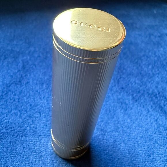 GUCCI GOLDIE RED 25 | THE RED THAT LOVES YOU BACK | MATTE - Picture 4 of 17